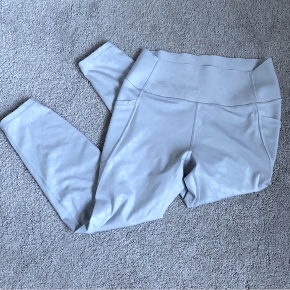 Light Blue GapFit High Rise Print Pocket 7/8 Leggings in Sculpt Revolution
